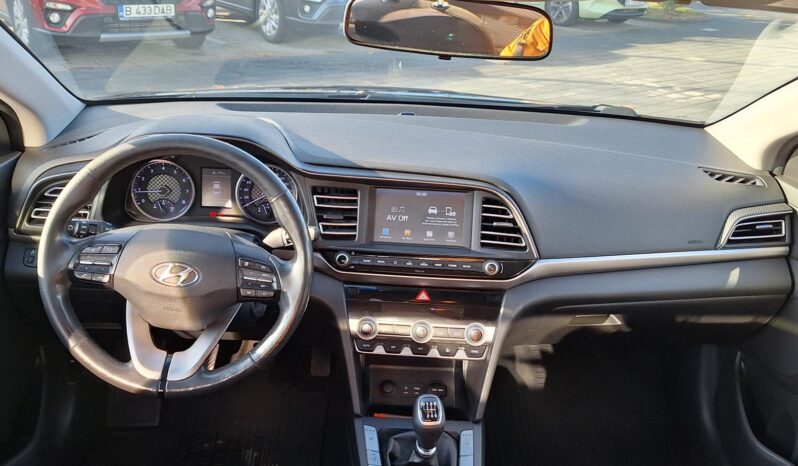 Hyundai Elantra full