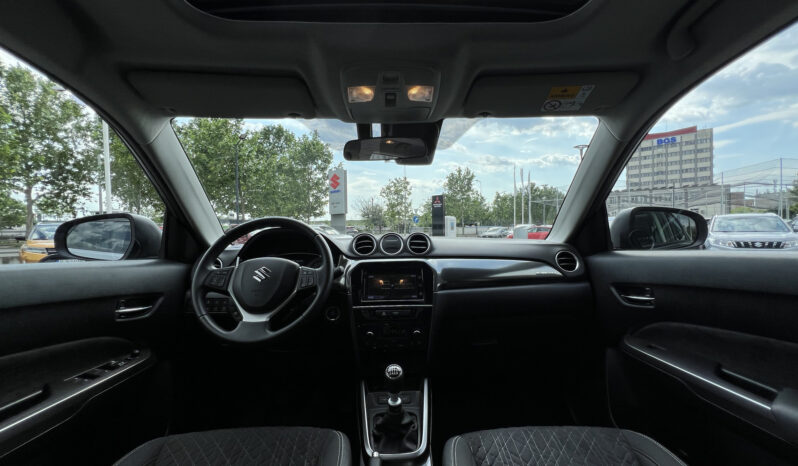 Suzuki Vitara full